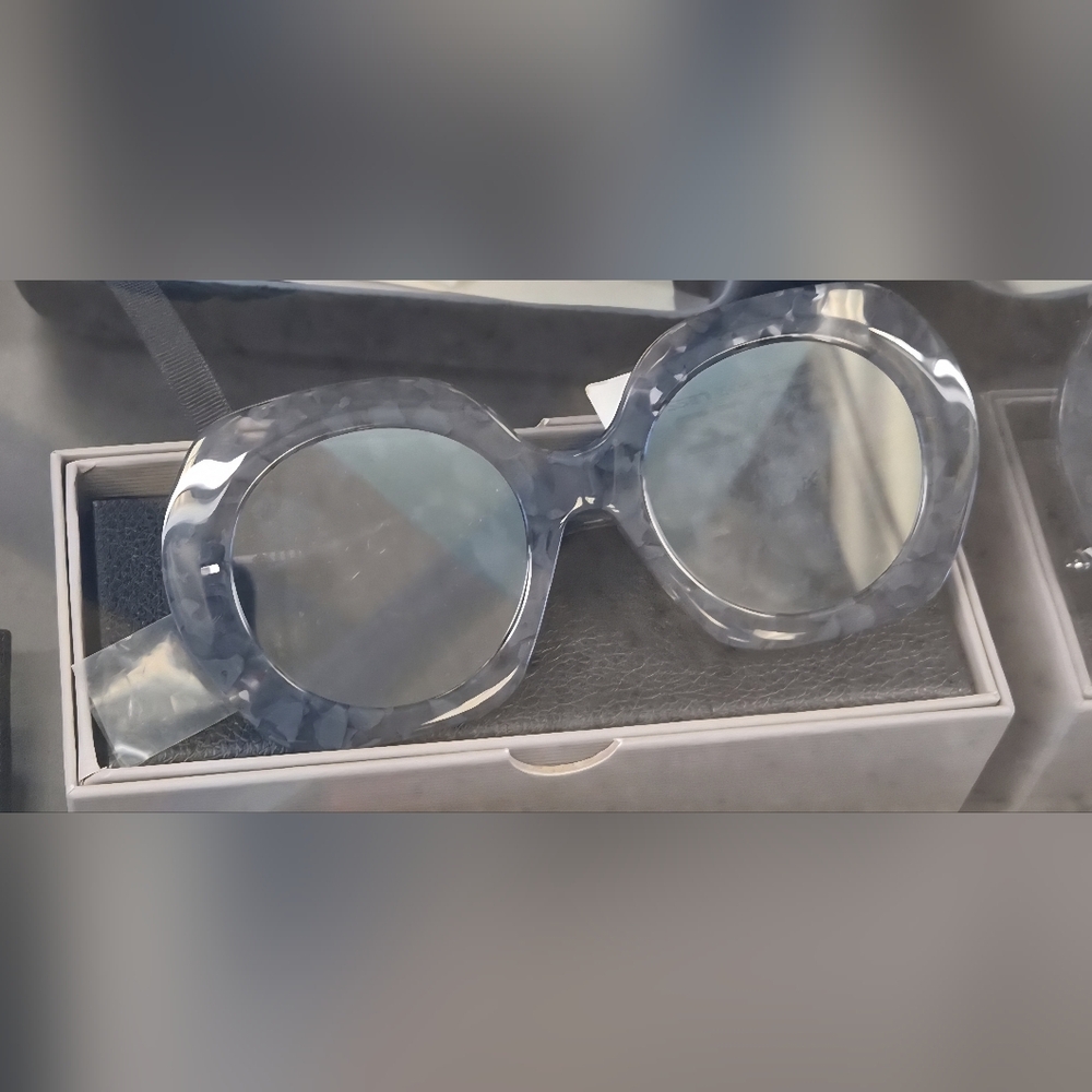 Thom Browne Women's Gray Patterned Sunglasses - image 2